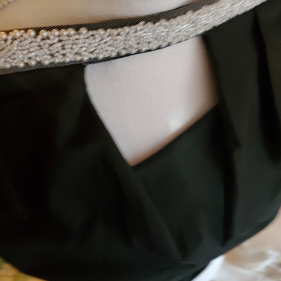 New Showpo Revolve HALTER pearl NECKLINE Keyhole TOP IN BLACK sz XS ruched - Picture 4 of 13